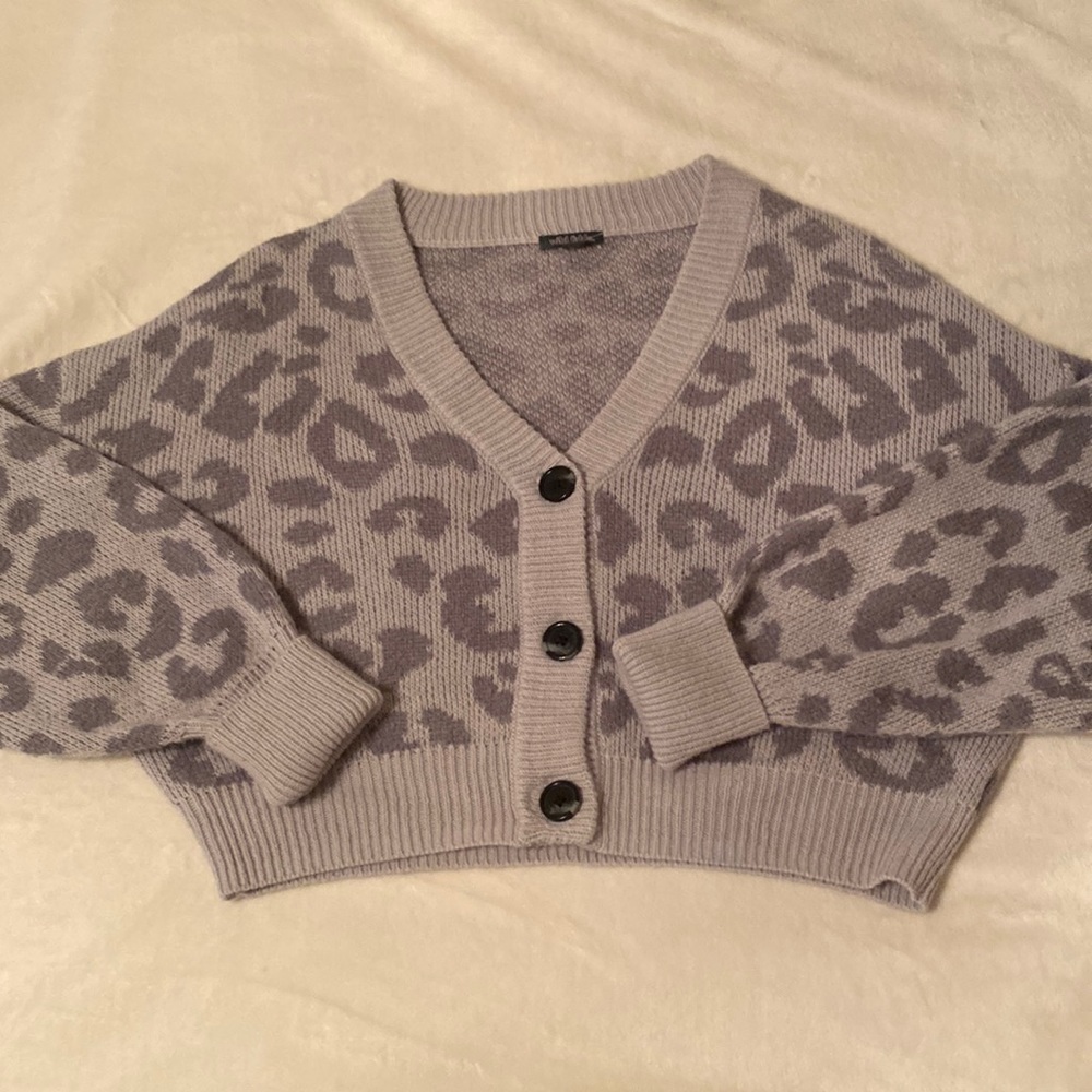 Super cute grey, cropped, button up sweater!